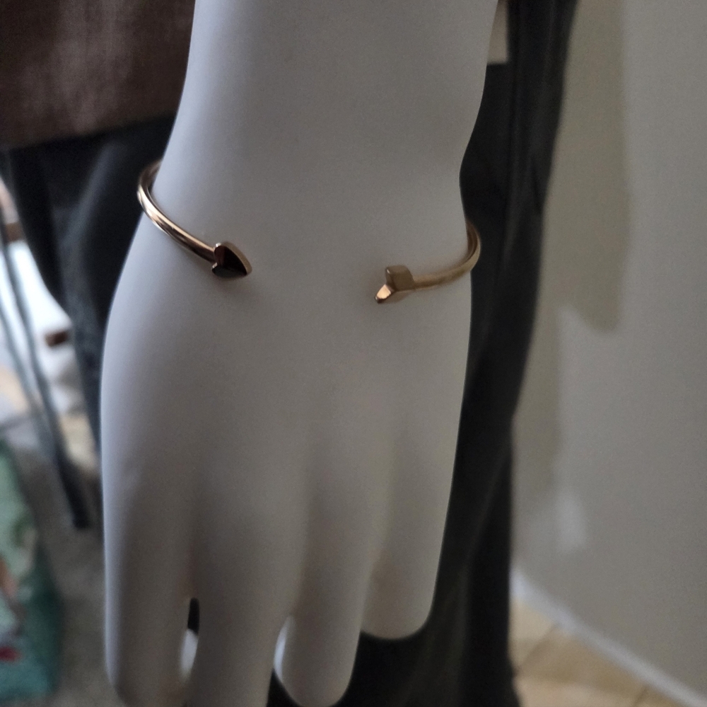 Fossil Heart Arrow Open Bangle Rose Tone Bracelet